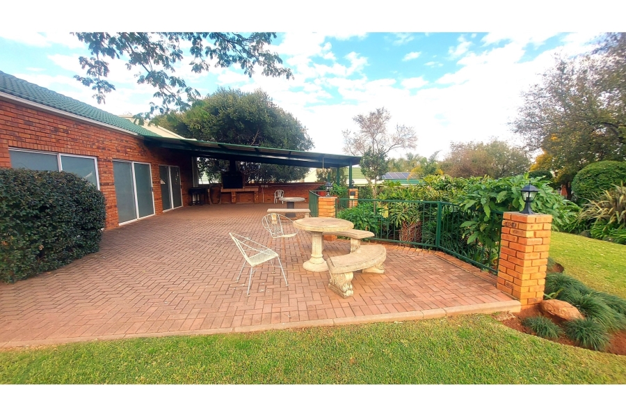 2 Bedroom Property for Sale in Schoemansville North West